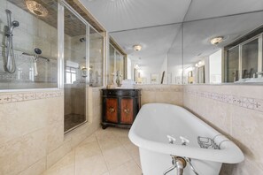 Deluxe Condo, 4 Bedrooms, Balcony, Beach View | Bathroom | Combined shower/bathtub, free toiletries, towels, soap - Summerchase Penthouse 1 (Orange Beach)