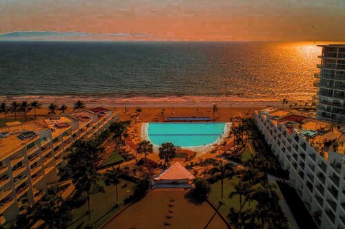 Aria Ocean: Beachfront & Stunning Infinity Pool