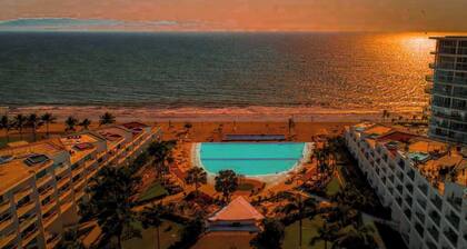 Aria Ocean: Beachfront & Stunning Infinity Pool