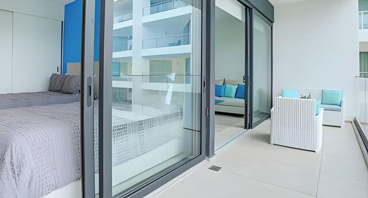 3 多间卧室、熨斗/熨衣板、旅行婴儿床、WiFi