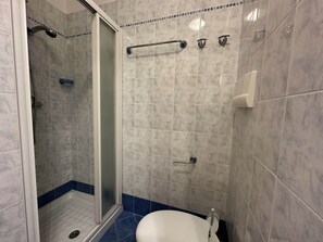 Apartment, 2 Bedrooms, Balcony, Ocean View | Bathroom