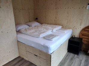 1 bedroom, bed sheets - Cabin in Nature Near Scenic Trails (Scherpenzeel)