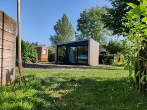 Property grounds - Cabin in Nature Near Scenic Trails (Scherpenzeel)