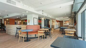 Daily buffet breakfast (EUR 14.90 per person)