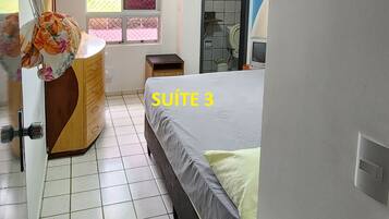 3 quartos, ferros/tábuas de passar roupa, Wi-Fi, roupa de cama