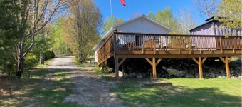 COZY LAKE FRONT COTTAGE ON NEPEWASSI LAKE