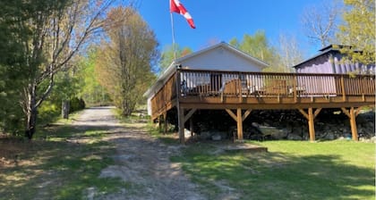 COZY LAKE FRONT COTTAGE ON NEPEWASSI LAKE