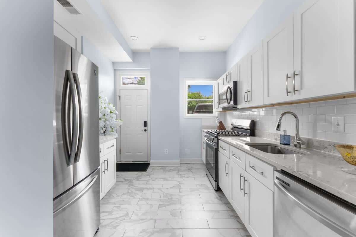 Fridge, stovetop, coffee/tea maker, cookware/dishes/utensils