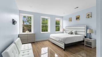 4 bedrooms, iron/ironing board, free WiFi, bed sheets