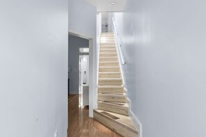 Interior - King St 4BR Retreat (Alexandria)