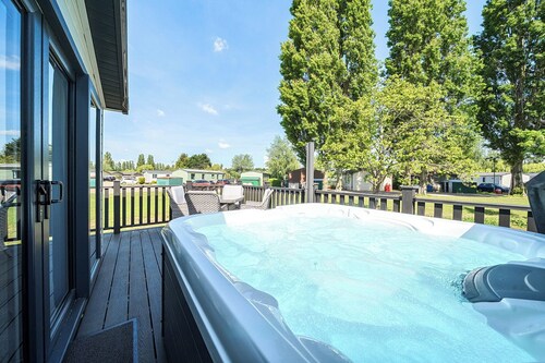 Aquadrome Abode - Billing Aquadrome