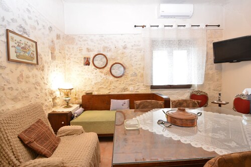 Gioma Stone House by Checkin