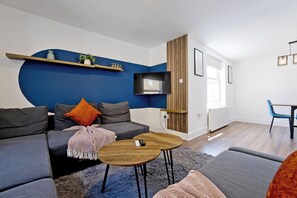 Apartment, 2 Bedrooms, Non Smoking | Living area | Flat-screen TV