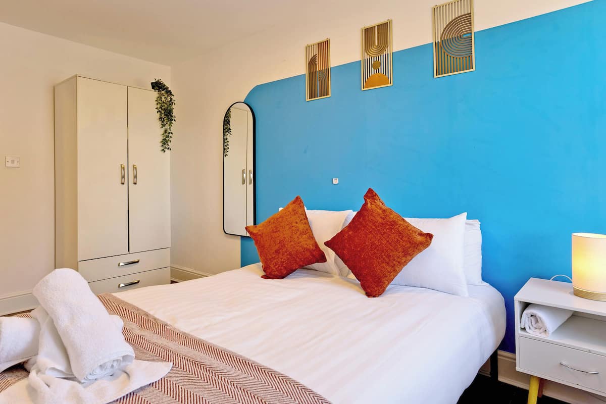 Appartement, 2 chambres, non-fumeur | Fer et planche à repasser, accès au Wi-Fi (inclus), literie fournie
