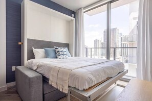 1 habitación, tabla de planchar con plancha, wifi y ropa de cama 