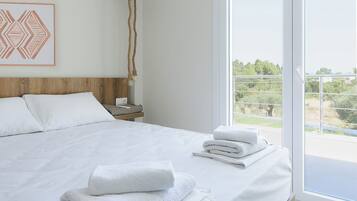 4 bedrooms, iron/ironing board, free WiFi