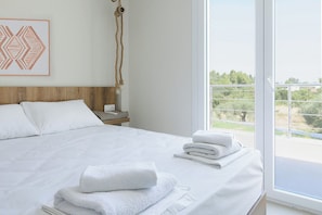 4 bedrooms, iron/ironing board, free WiFi