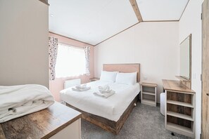 2 bedrooms, individually decorated, individually furnished, free WiFi