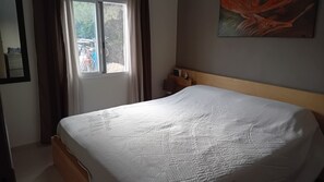 2 chambres, fer et planche à repasser, Wi-Fi, literie fournie