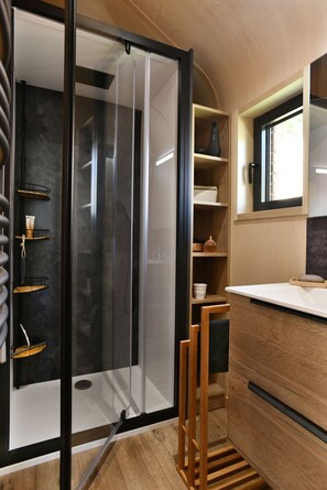 Een douche, een haardroger