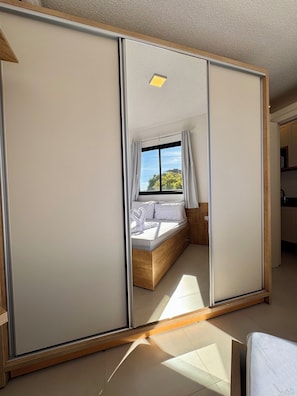 1 chambre, fer et planche à repasser, Wi-Fi gratuit, draps fournis