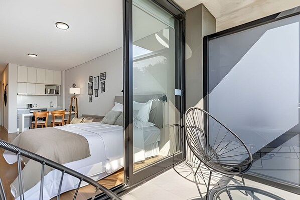 1 bedroom, iron/ironing board, internet, bed sheets