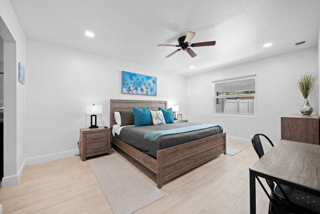 3 bedrooms, desk, iron/ironing board, free WiFi