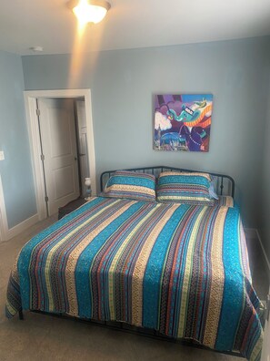 3 室のベッドルーム、アイロン / アイロン台、WiFi、ベッドシーツ