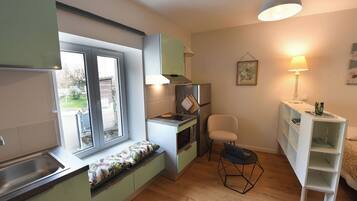 Mikroaaltouuni, uuni, liesi, astianpesukone