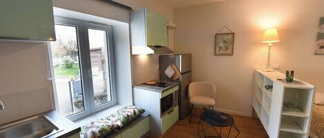 Microwave, oven, stovetop, dishwasher