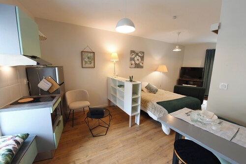 HERISSON La Source de rivière, calme  où le style moderne rencontre le confort.