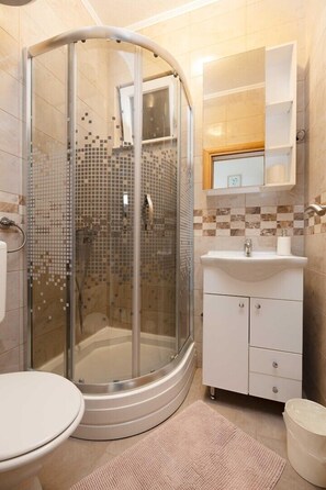 Hair dryer, towels - Spacious 2BR Apartment with Terrace & Parking in Neum (Neum)