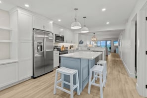 Fridge, microwave, oven, stovetop - Pointe Santo E34 - Luxury 3-Bedroom Gulf Front Corner Condo (Sanibel)