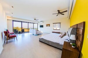 Villa | Egyptian cotton sheets, premium bedding, individually decorated