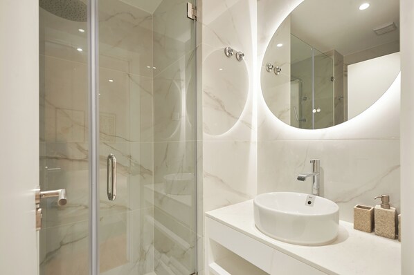 Apartment, 3 Bedrooms | Bathroom