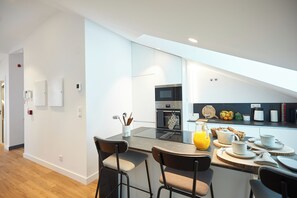Private kitchen - Borealis Lisbon Apartments - Bairro Alto. (Lisbon)