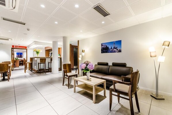 Reception - Hotel Arcades (Lourdes)