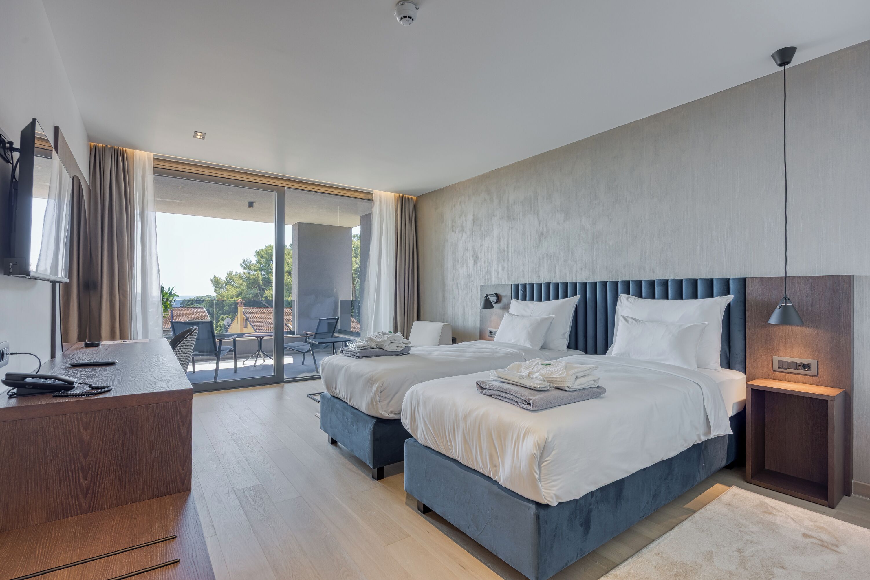 Premium Double Room, Balcony | In-room safe, desk, laptop workspace, blackout curtains