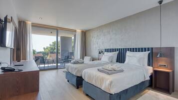 Premium Double Room, Balcony | In-room safe, desk, laptop workspace, blackout curtains