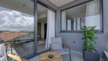 Suite Standard, balcone, vista mare parziale | Terrazza/patio