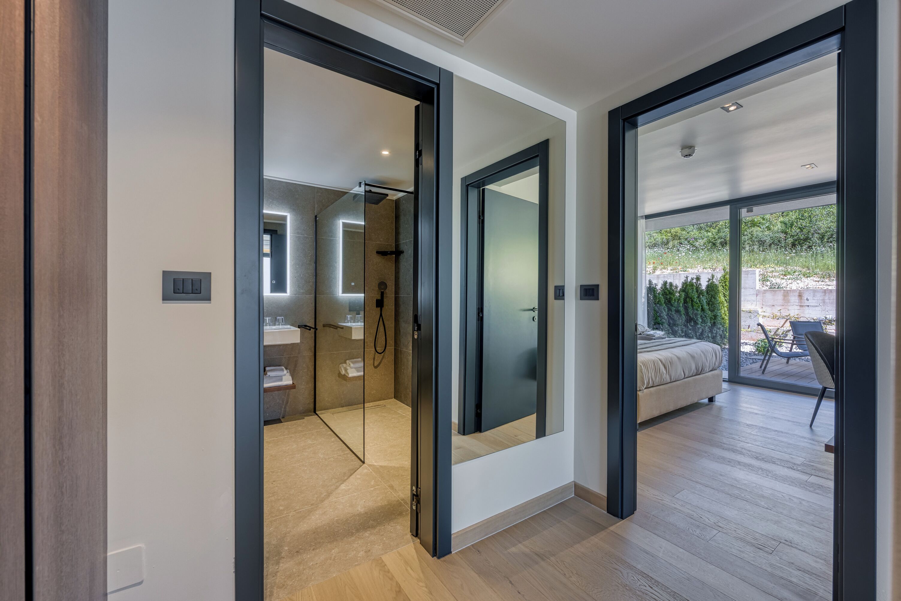 Superior Suite | In-room safe, desk, laptop workspace, blackout drapes