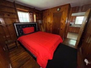 3 bedrooms, iron/ironing board, WiFi, bed sheets - Home away from, Home! (Decatur)