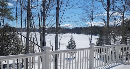 Charming lakefront 1-bedroom apartment with WiFi, AC in peaceful Wayne