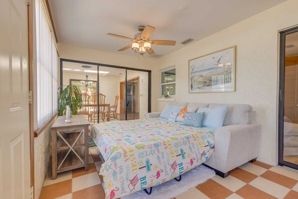 2 bedrooms, WiFi, bed sheets