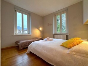 2 chambres, fer et planche à repasser, Wi-Fi gratuit, draps fournis
