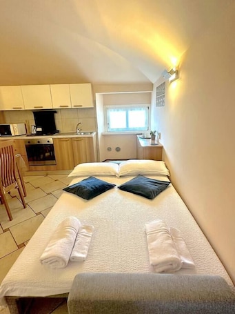 1 bedroom, iron/ironing board, free WiFi, bed sheets. In the Borgo corner of Borgo Palazzo and Pignolo