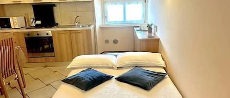 1 chambre, fer et planche Ă repasser, accĂšs Internet, draps fournis