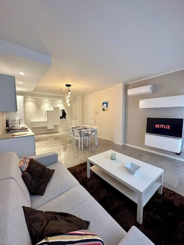 Elegant and minimal - [Downtown Bergamo]