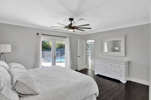 2 bedrooms, desk, iron/ironing board, travel cot - Lighthouse Point Oasis w Pool & Hot Tub Near Beach (Lighthouse Point)