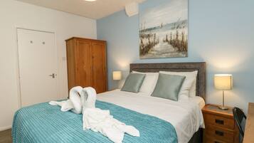 2 bedrooms, individually decorated, individually furnished, free WiFi